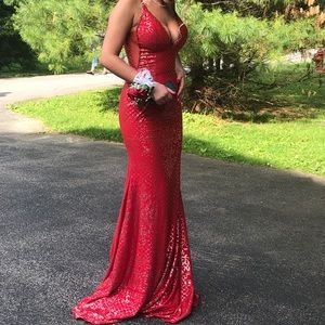 BEAUTIFUL PROM DRESS